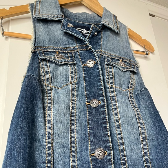 Denim Vest by Silver Jeans Co. - Picture 2 of 6